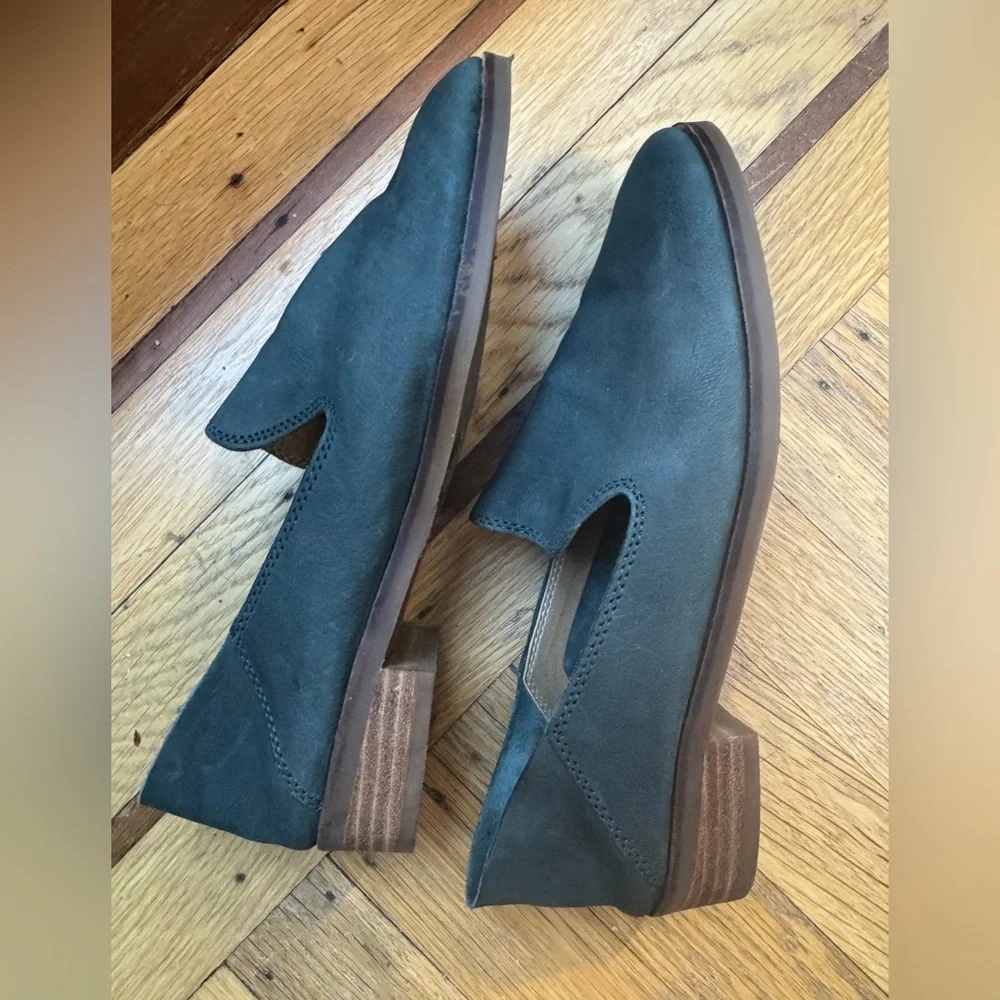 Lucky Brand Cahill Leather Loafer Flats – Green Grey